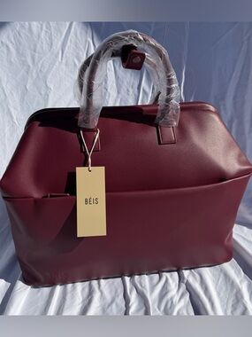 BÉIS Essential Weekender in Burgundy NWT